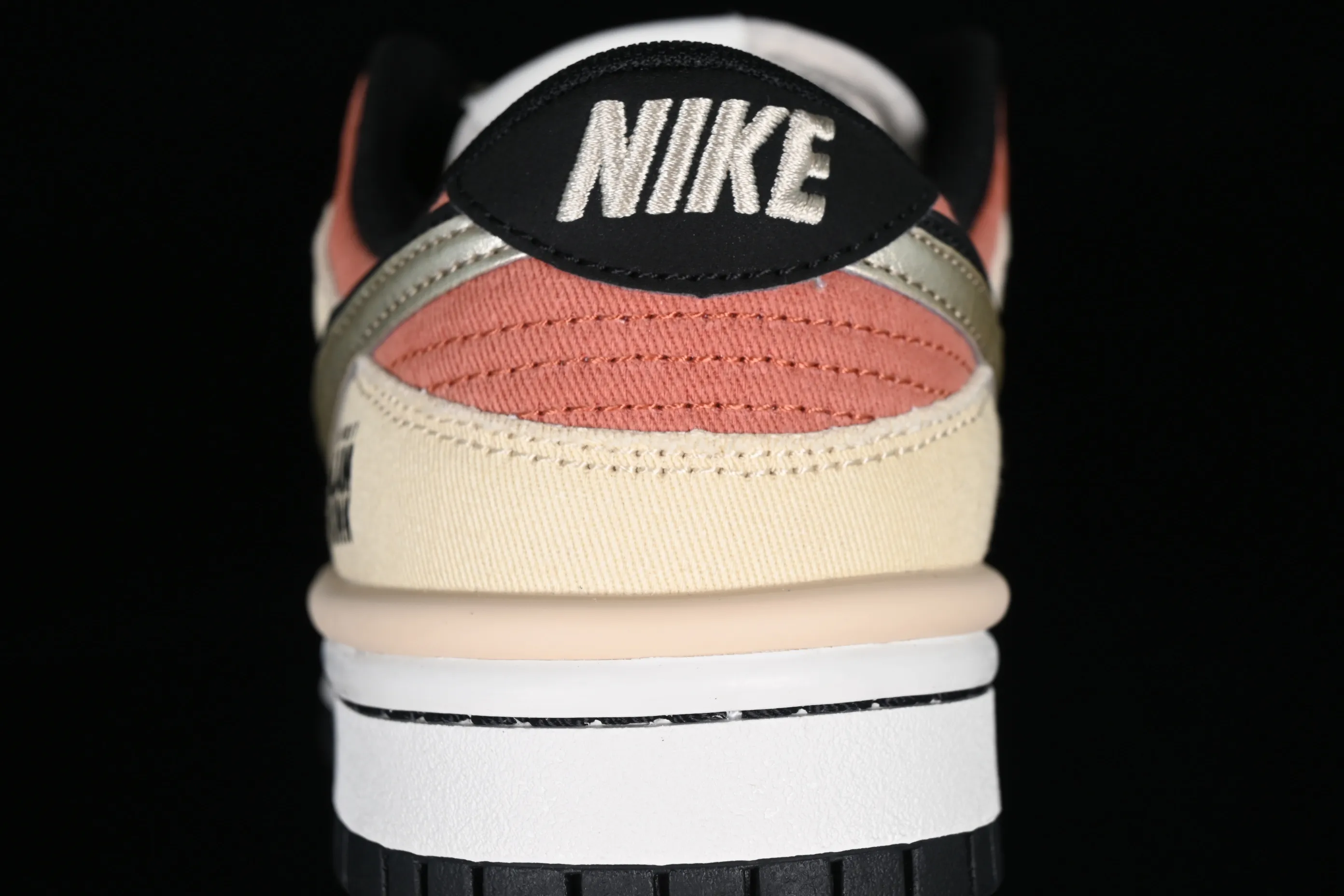All categories Nk SB Dunk Series Nk SB Dunk Low low-top sneakers Otomo Katsuhiro x Nk SB Dunk Low washed denim canvas double hook Otomo Katsuhiro low-top casual sports skateboard shoes DZ2794-468